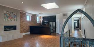 Completely Renovated Downtown Memphis Loft with Rooftop Skyline Views. Gallery 5