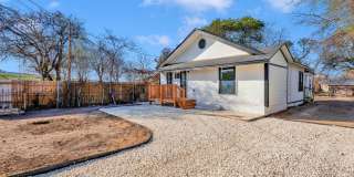 Updated Urban Retreat in the Heart of San Antonio Gallery 1