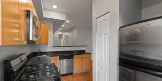 7717 N Marshfield, Gallery 6