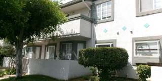Charming 3-bedroom, 2 1/2-bath townhouse in Paramount - POOL!!! Gallery 1