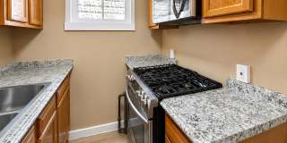 Beautifully Charming 3 Bedroom Home Available Now in Baltimore Gallery 11