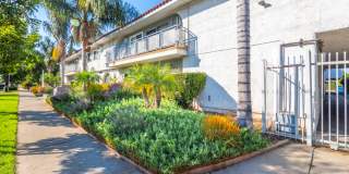 15925 Victory Blvd. Gallery 22