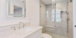 9249 Burton Way Gallery 4