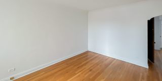 2542-46 W Summerdale Gallery 17