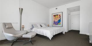 6101 Aqua Avenue Gallery 18