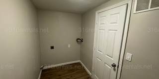 $1195- 3 room 2 bath - Single Family Home locate in the South Central Neighborhood Gallery 7