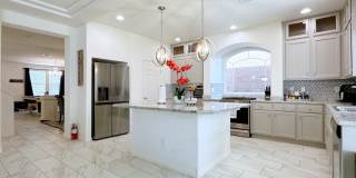 4Bdrm/2.5bath Single Family Home - Fully Furnished Gallery 1
