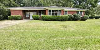 2704 44th Ave Tenant Gallery 1