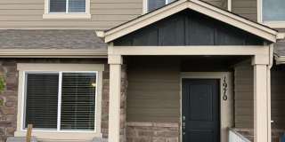 "Model Like" 3 BD, 2.5 BA, 2 Car Townhome, Mountain Views, Near Downtown & Ft. Carson Gallery 1