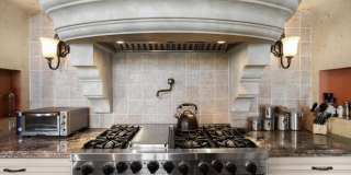 921 VALENCIA Court Gallery 6