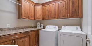 Stunning 2 Bedroom Fully Furnished Home. Community Pool & Mini Golf! Gallery 52