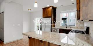 Gorgeous Four Bedroom Townhome in Orenco! DEPOSIT SPECIAL Gallery 7