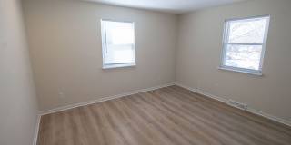 Spacious 3 bedroom duplex with 2.5 baths. Gallery 30