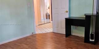 5121 W Oakland Park Blvd Gallery 12