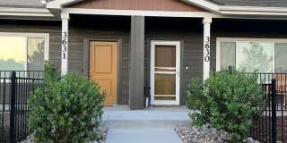 Beautiful Townhome 3-Bedroom / 2.5-Bath Near Walking Trail, Park Gallery 1