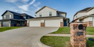 3 Bed 2.5 Bath 2 Car Garage 3 Bed 2.5 Bath 2 Car Garage Gallery 1