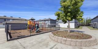 Oak Park Townhomes Gallery 28