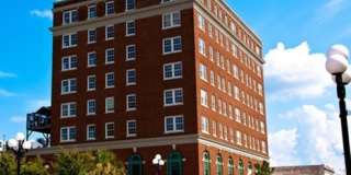 402 North Main Street Gallery 1