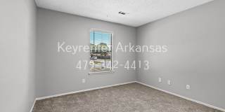 Cozy 2 Bedroom Duplex with Fireplace & Spacious Backyard! Gallery 23