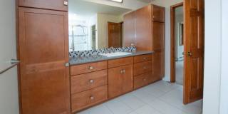 DeLong Lake Condo Gallery 13