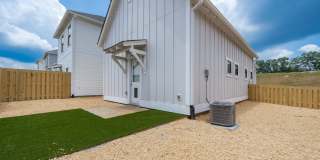 1 Bedroom home with Fenced Backyard! Gallery 16