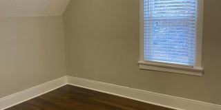 Large Home in Lindenwood Park Gallery 5