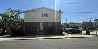 4BR/2BA Townhouse on Charleston's Peninsula | 1,200 sq ft | Pets Welcome Gallery 1