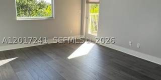 509 E Sheridan St Gallery 3