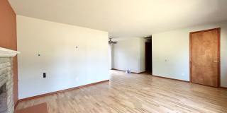 3BR/1+1BA Single Family House - Bellevue Gallery 5