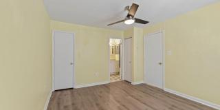 6901 VICTORIA Drive Gallery 21