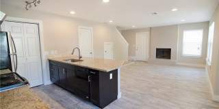 Updated 2-Story Townhome in Prime North Austin Gallery 5