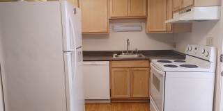 2 Bed/1 Bath overlooking Iuka Ravine Gallery 5