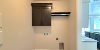 60 740 North Gallery 19