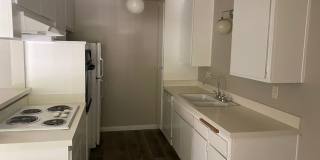 Spacious 1 Bedroom 1 Bath Upstairs Apartment Gallery 6