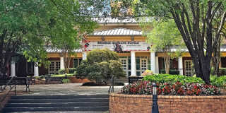 COMING SOON: Beautifully Updated 2/2.5 Townhome Near Truist Park Gallery 56