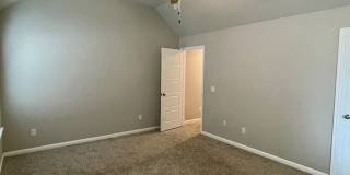 Beautiful 4 bed 3 bath in Deer Creek Schools! Gallery 11