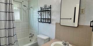 Renovated 2 bed 1 bath duplex near town center Gallery 5