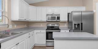 Charming 3BR Home with Fenced Yard, Garden Tub & Double Vanity Gallery 15