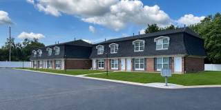 BEAUTIFUL REMODELED 2 BEDROOM 1.5 BATH TOWNHOME Gallery 1