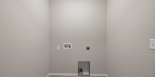 Republic Duplex for rent- with fence! Gallery 7