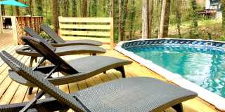 FURNISHED: Modern 6 Bdrm (7 beds) Home with BBQ, Foosball, HotTub & Private Pool - Close To Airport&Downtown Gallery 41