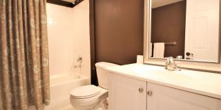 Spacious Home in Port Potomac Gallery 35