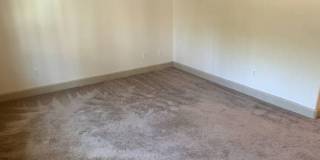 Charming 2BR Duplex in Stockton Gallery 4