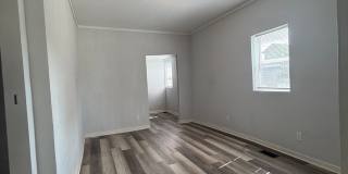 Cozy & Updated 1 Bedroom | 1 Bathroom Efficiency Apartment Gallery 3