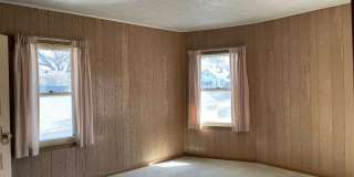 Cute & Retro 3 Bedroom Home in Midtown w/ Garage! Gallery 9