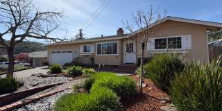 Beautifully Updated Glenwood (San Rafael) 3x2 Home with Large Yard, HW Floors, Garage Gallery 1