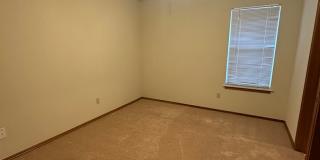 4 Bed, 2.5 Bath Brick home with 2 car garage Gallery 41