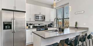 2151-2153 W Division St Gallery 10