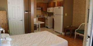Efficiency Apartment Close to AU Campus Gallery 6