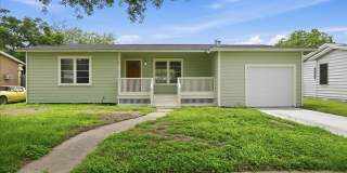 Charming Updated 2-Bedroom Home for Rent in Corpus Christi Charming Updated 2-Bedroom Home for Rent in Corpus Christi Gallery 1